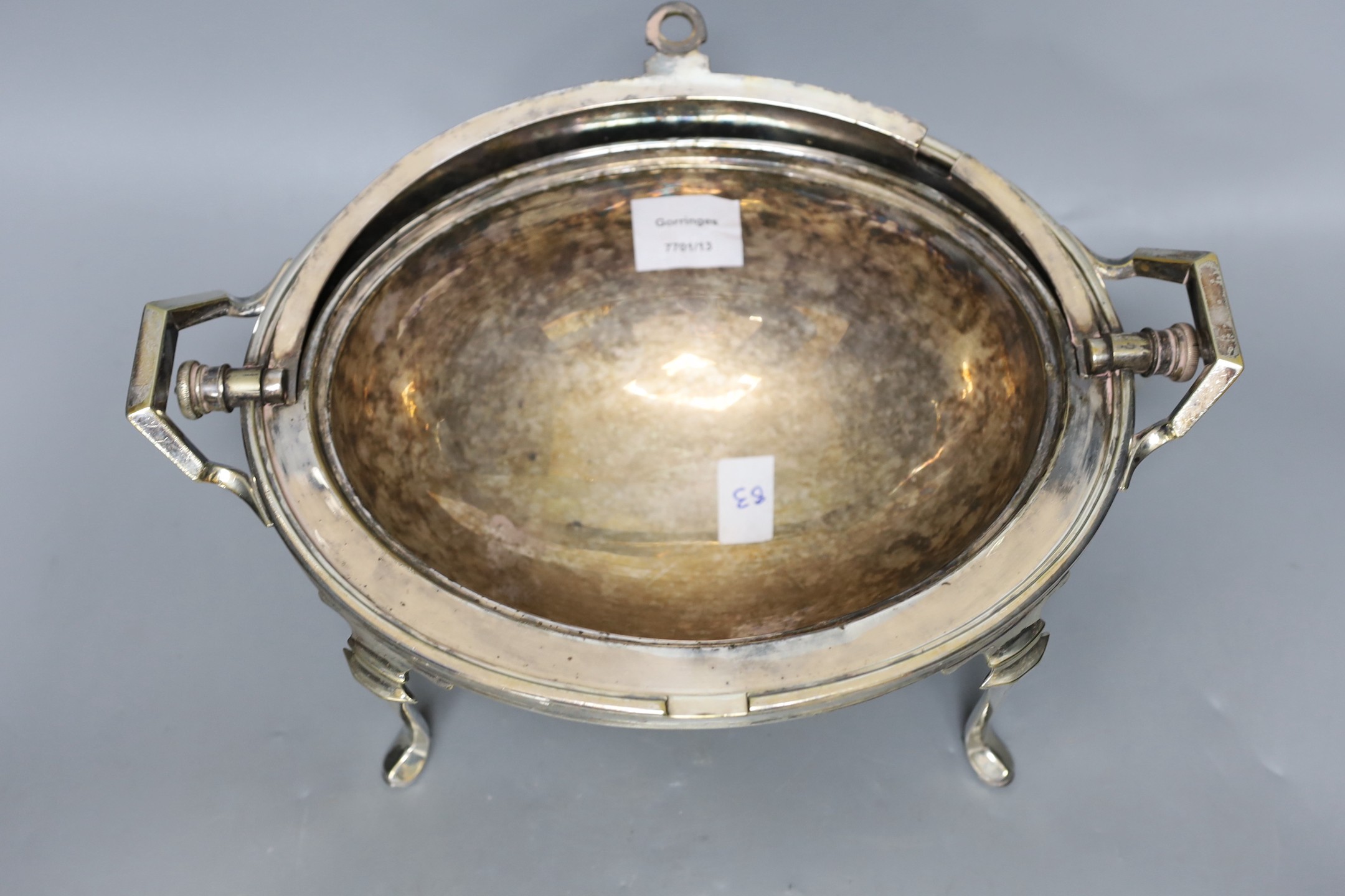 An Edwardian silver plated revolving breakfast tureen. 35cm wide